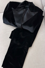 Load image into Gallery viewer, VELVET REGALIA