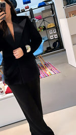 Load image into Gallery viewer, VELVET REGALIA