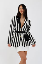 Load image into Gallery viewer, VICTORIA BLAZER